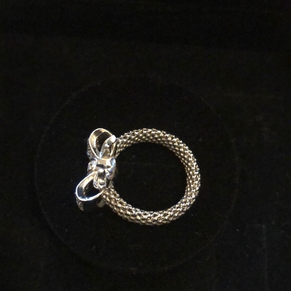 Sterling silver mesh bow ring with crystal detail - Picture 6 of 6